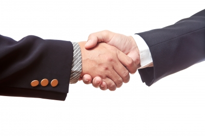 Photo by Nutdanai Apikhomboonwaroot גיוס עובדים