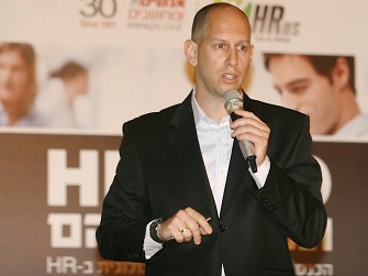 ארנון ברזילי, אורקל ניהול מסמכים בארגון