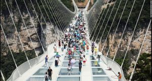 קסם המקומות הנידחים: אביגדור ספיר בטיולי תרמילאים בעולם השלישי