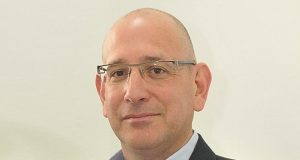 "יש להשקיע בעובדים שלנו ובפיתוח שלהם לפני שפונים לגייס מחוץ לחברה" אורי תדמור, נשיא KLA