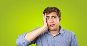 עובד מתלונן על כאבים בכתפיים? הוא עלול ללקות בהתקף לב