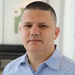 אסי מויאל, מנהל חטיבת פתרונות למידה והדרכה בחברת נס טכנולוגיות אסי מויאל מנהל חטיבת פתרונות למידה והדרכה בחברת נס טכנולוגיות