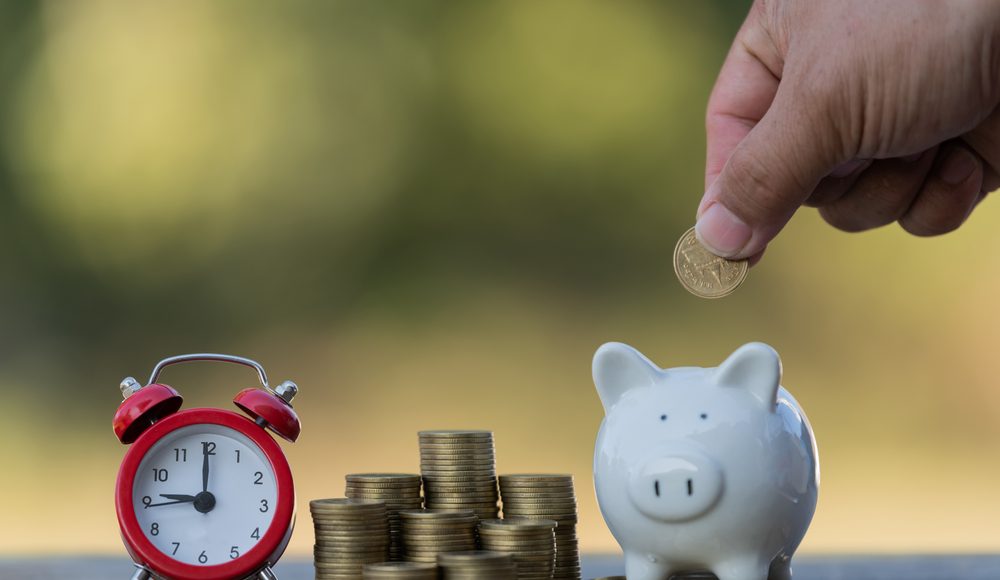Put,Coin,Money,Into,Piggy,Bank,Ideas,To,Save,Money