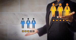 5 אסטרטגיות להתמודדות עם התנגדות העובדים הבכירים לרכישת חברה
