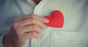 50% מהעובדים עוזבים בגלל המנהלים שלהם: 3 דברים יגרמו להם להישאר השפעת מנהלים על מידת מעורבות העובדים