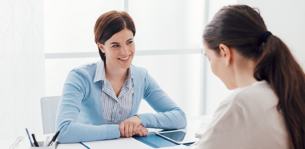 Business,Meeting,In,The,Office:,A,Businesswoman,Is,Talking,And
