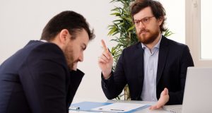 אילו פעולות יש לנקוט כדי להימנע מתביעה בגין שימוע שלא כדין שימוע לפני פיטורים
